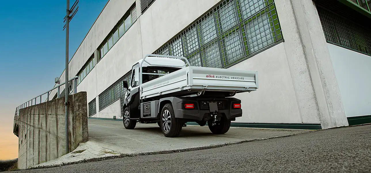 Elektrisches Nutzfahrzeug mit Ladefläche