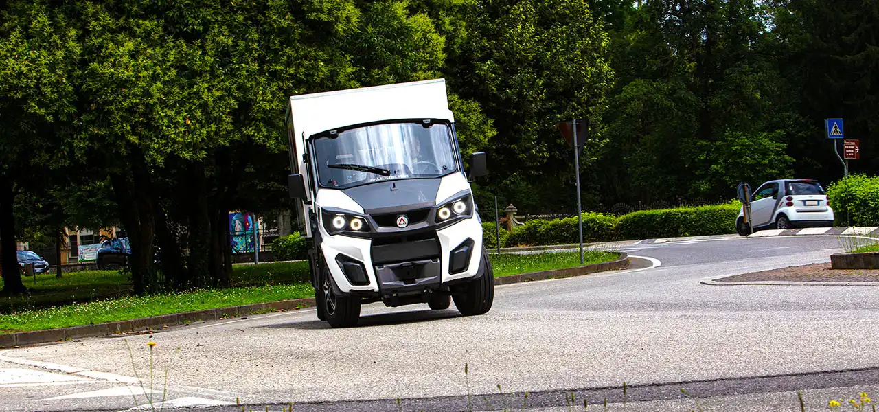 Elektro Koffer Transporter mit seitlichen Schieberollläden Alkè ATX4