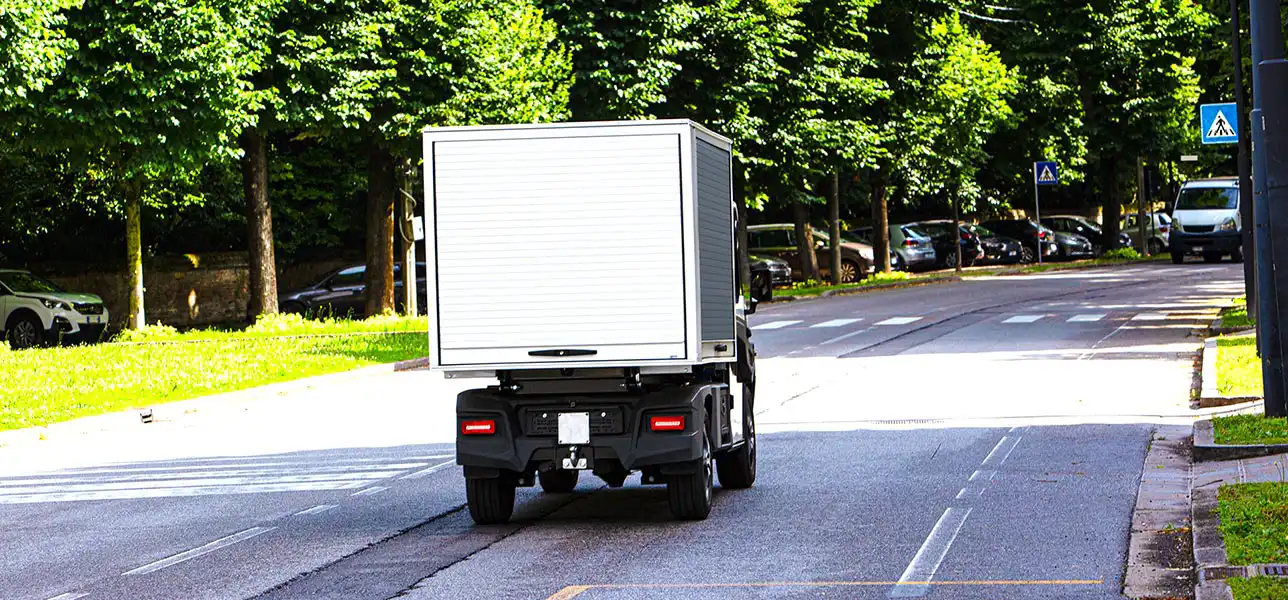 Transporter mit geschlossenem Aufbau Alkè ATX4