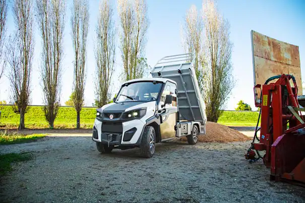 Alke' - Elekto LKW mit Pritschenladefläche und Heckheber