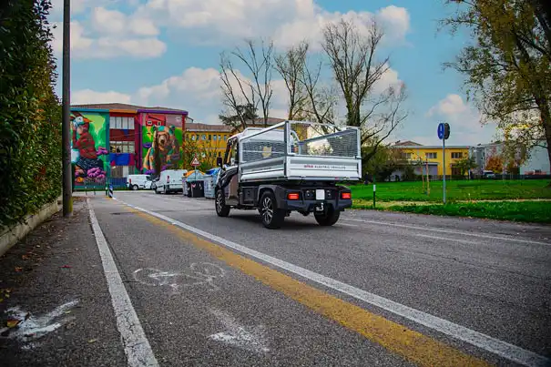 Alke' – Elektrische Kleintransporter mit Laubgitter