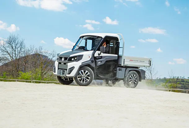 Elektro-Geländewagen 4x4 ATX4
